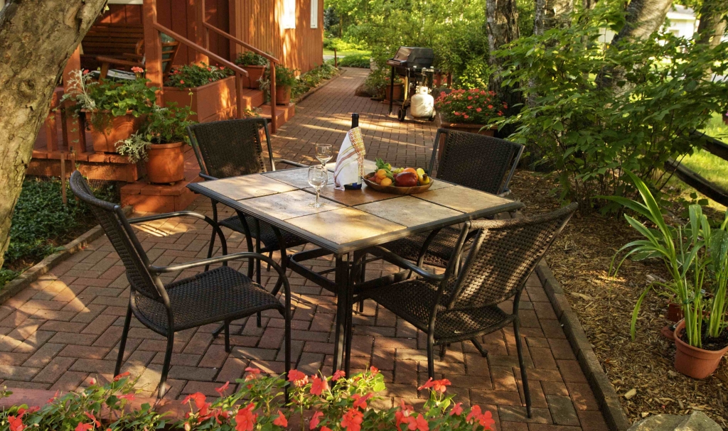 Small Spaces are a Unique Challenge for a Landscape Designer | Reder