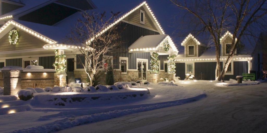 Get in the Holiday Spirit with a Trip to See our Holiday Lights!